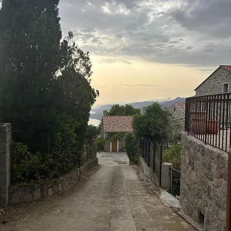 Semesterbostad Casa Pitrina